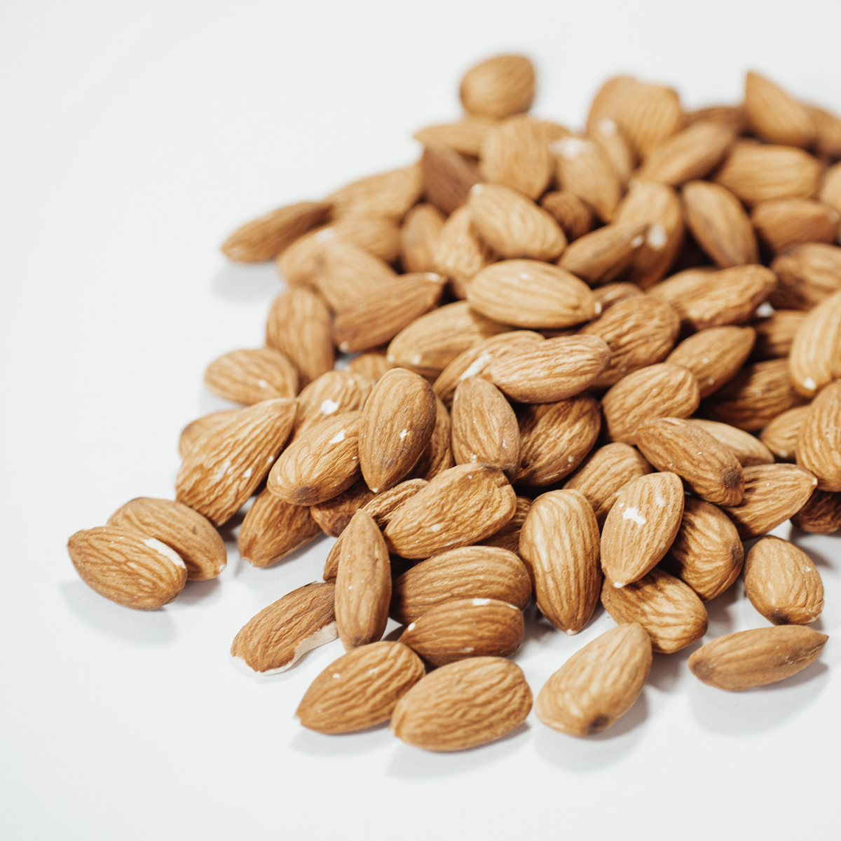 Raw Natural Almonds - Nuteroo.com - Nuts and more online store